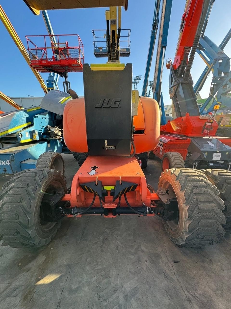 Sold - Scissor Lift - View 3